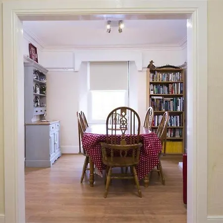 Luke's Hoose بيت للعطل